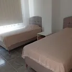 בית נופש Ida Life Detached With Pool ספריהיסאר