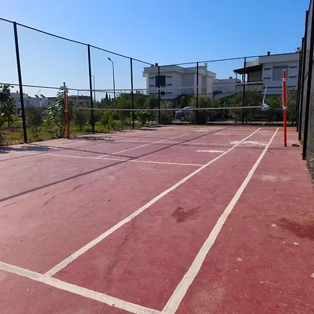 Ida Life Detached With Pool 세페리히사르